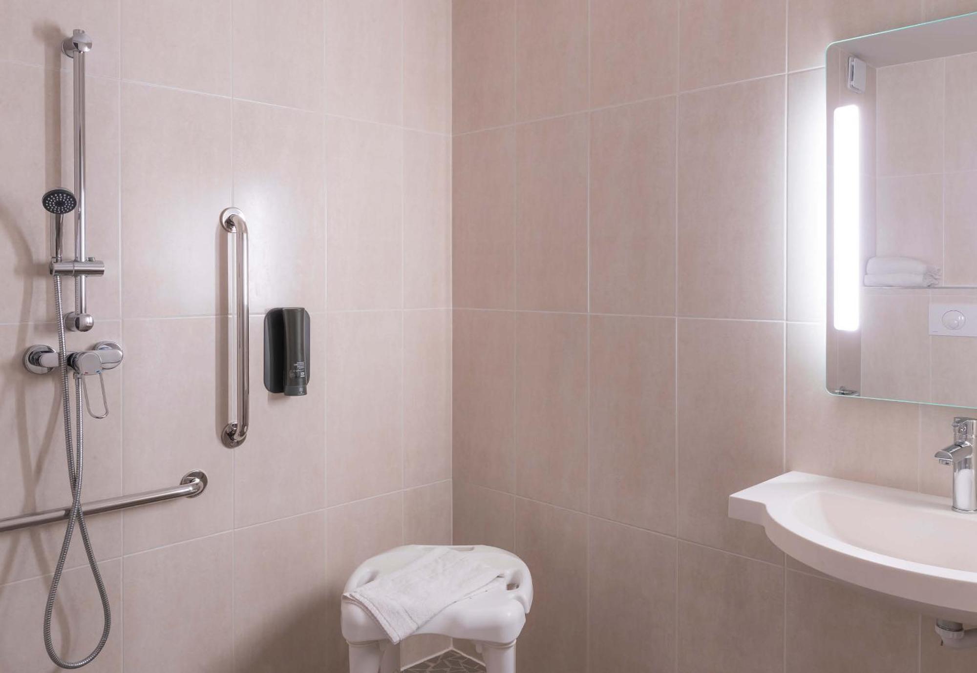 B&B Hotel Troyes Magasins D'Usine Lavau  Екстериор снимка
